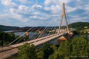 Veterans Memorial Bridge