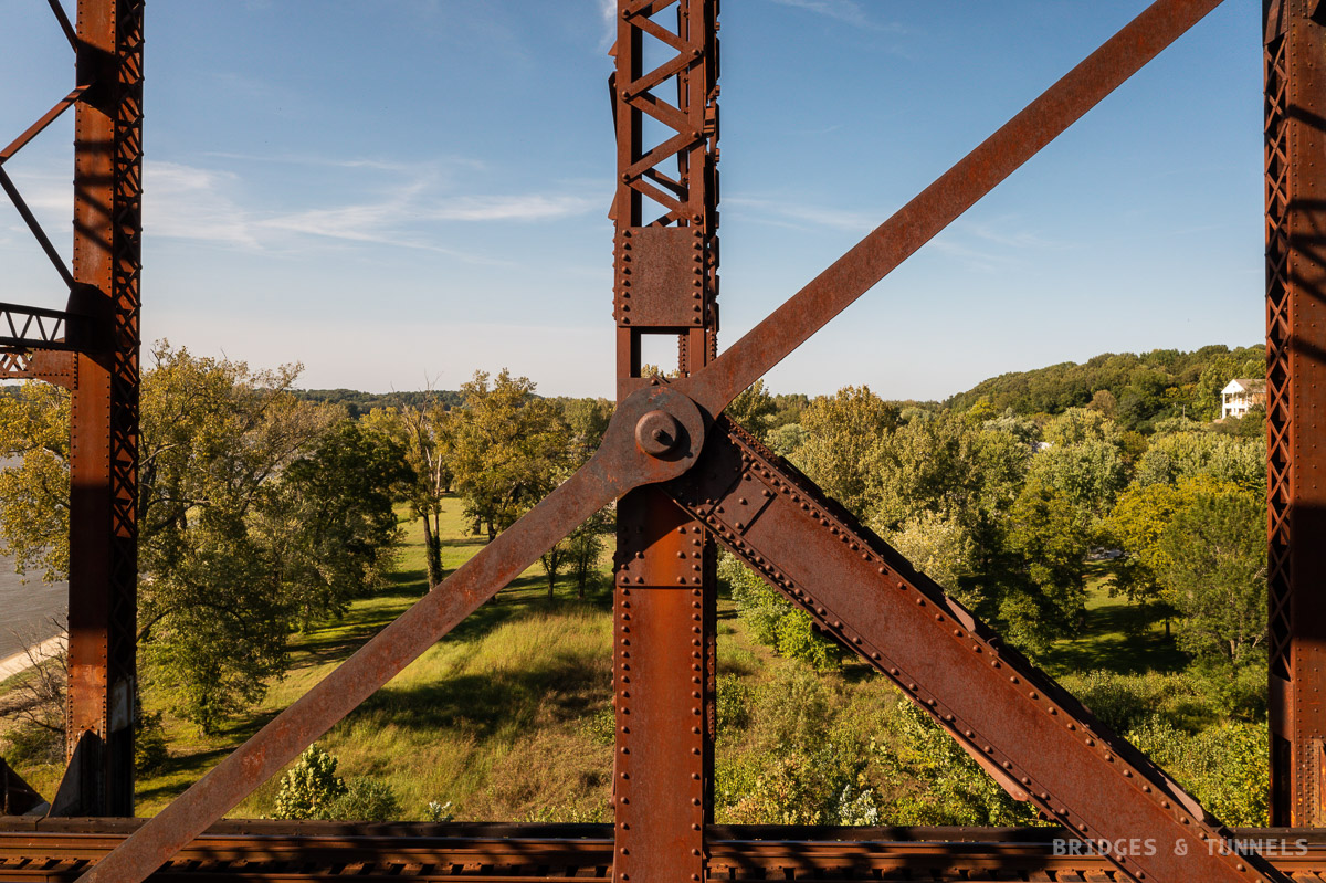 Thebes Bridge